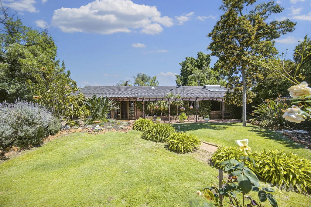 65 Glyde Road, Lesmurdie, WA 6076