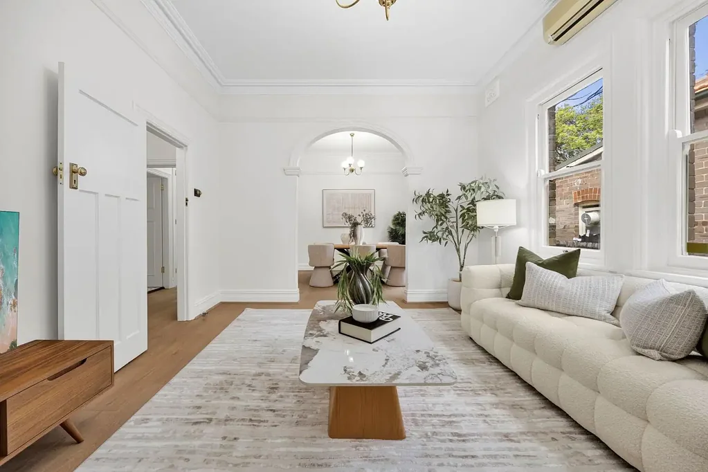 Chatswood 3침실 Rare Freestanding Home on fringe of CBD