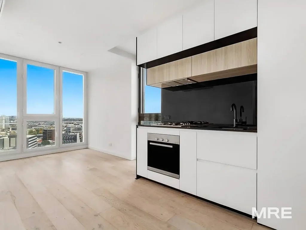 Stylish and modern city apartment with bay views