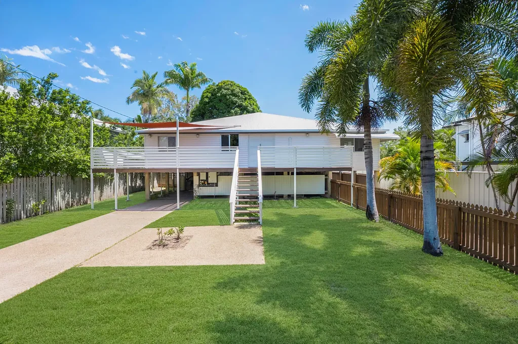3 Princes Road, Hyde Park, QLD 4812