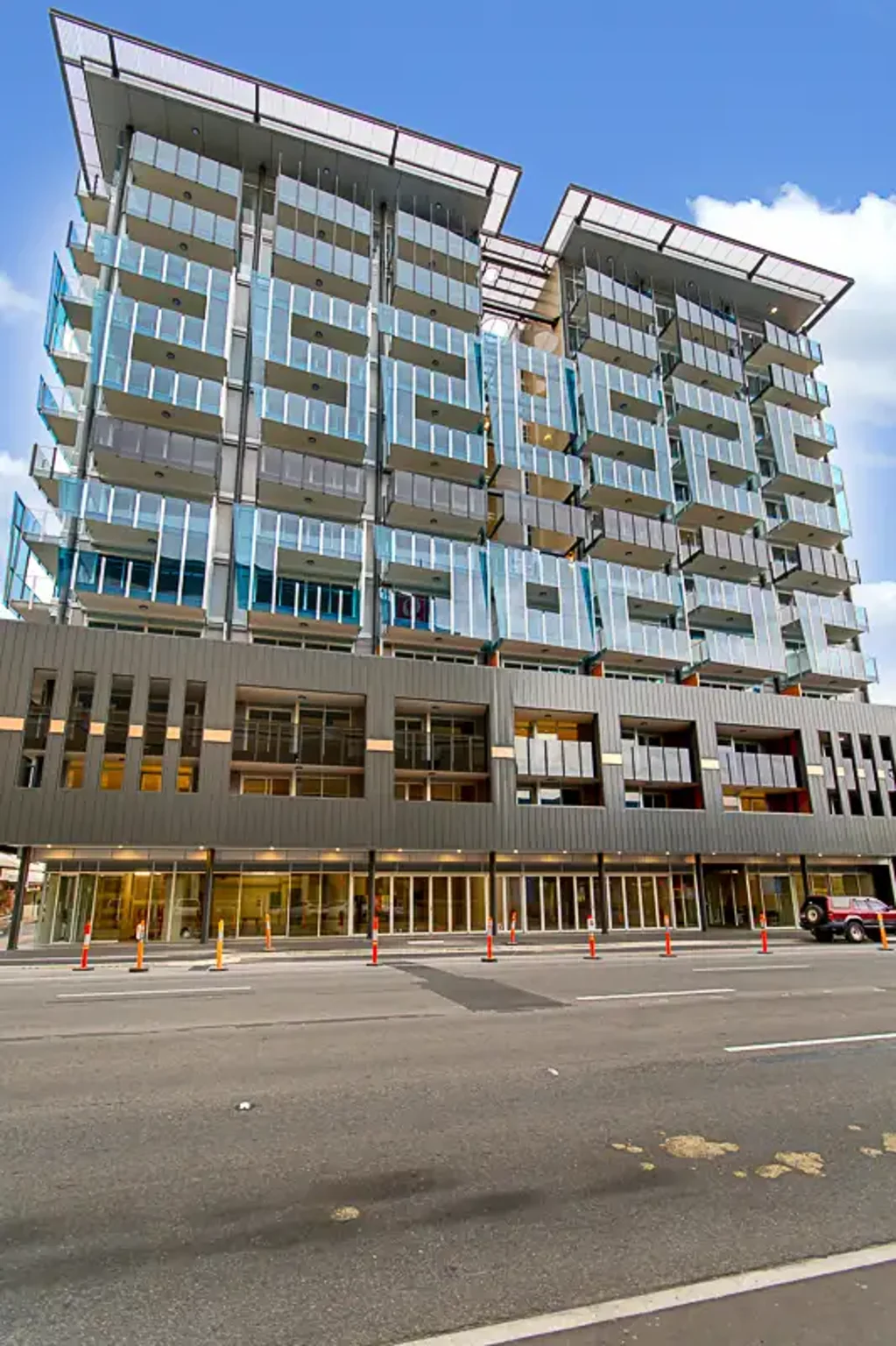 Fully Furnished  2 Bedroom Apartment Ready to Move In!!!
