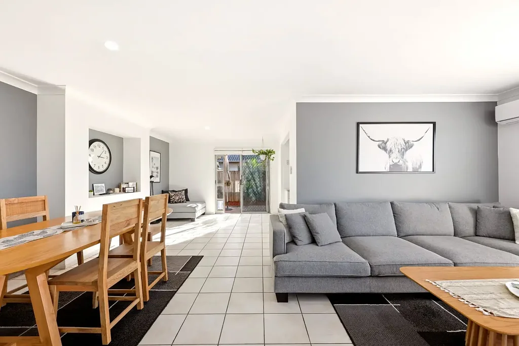 Taigum 3Phòng ngủ Sophisticated, Spacious & Exceptionally Private Townhome with Rare Double Garage