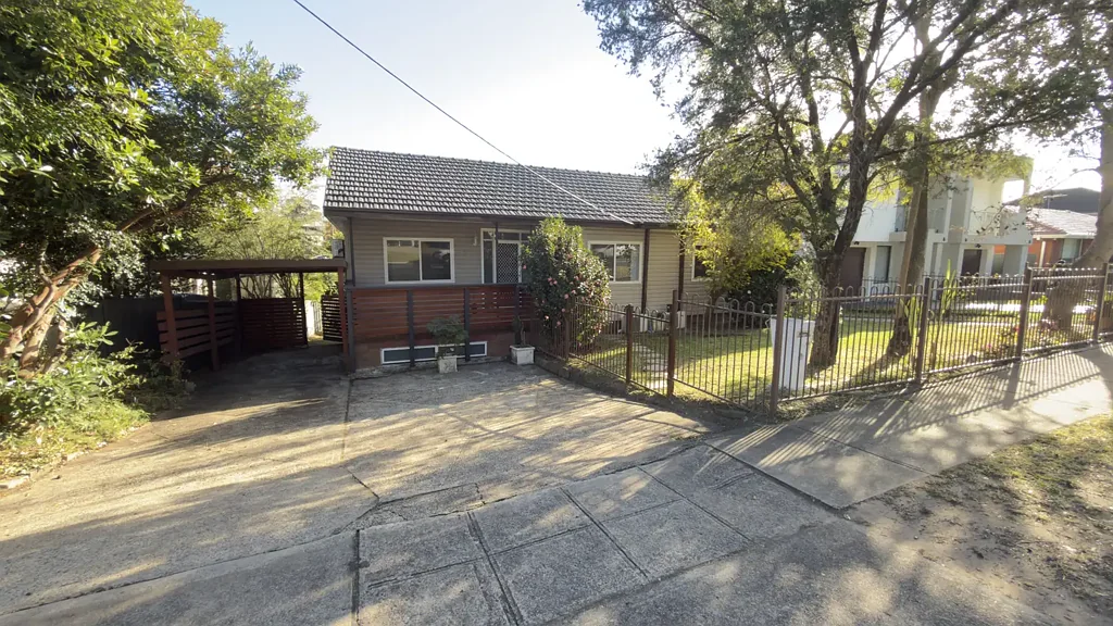 Freshly painted Family Home with Solar & Only Water Bill Included!