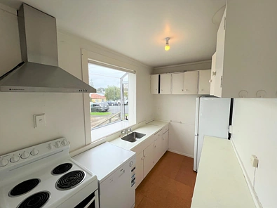 Upstairs Living in the Heart of Ellerslie - Water Included