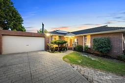 8 Rachael Drive, Mooroolbark