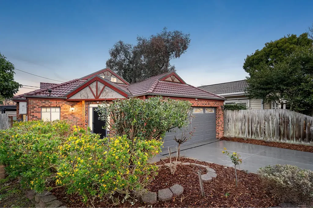 Mitcham 4 Bedroom Timeless Elegance Meets Modern Comfort