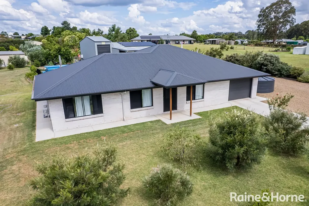 30-32 Lorikeet Circuit, Kingaroy, QLD 4610