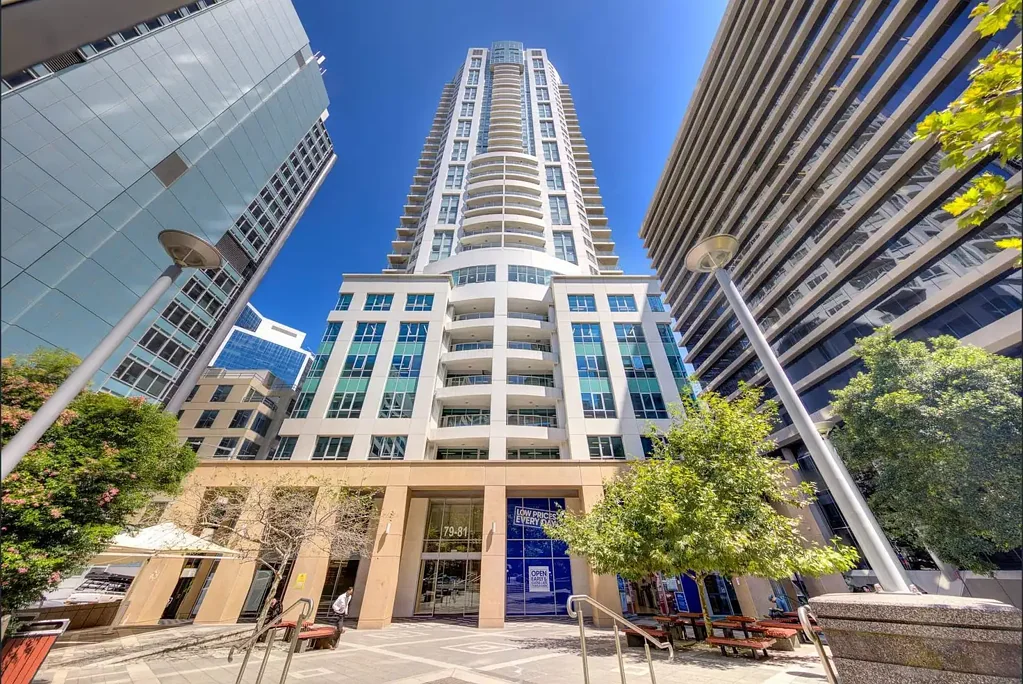 Spacious studio apartment only minutes walk to North Sydney Station - When Location Matters!
