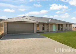 19 DARVALL DR, Kelso