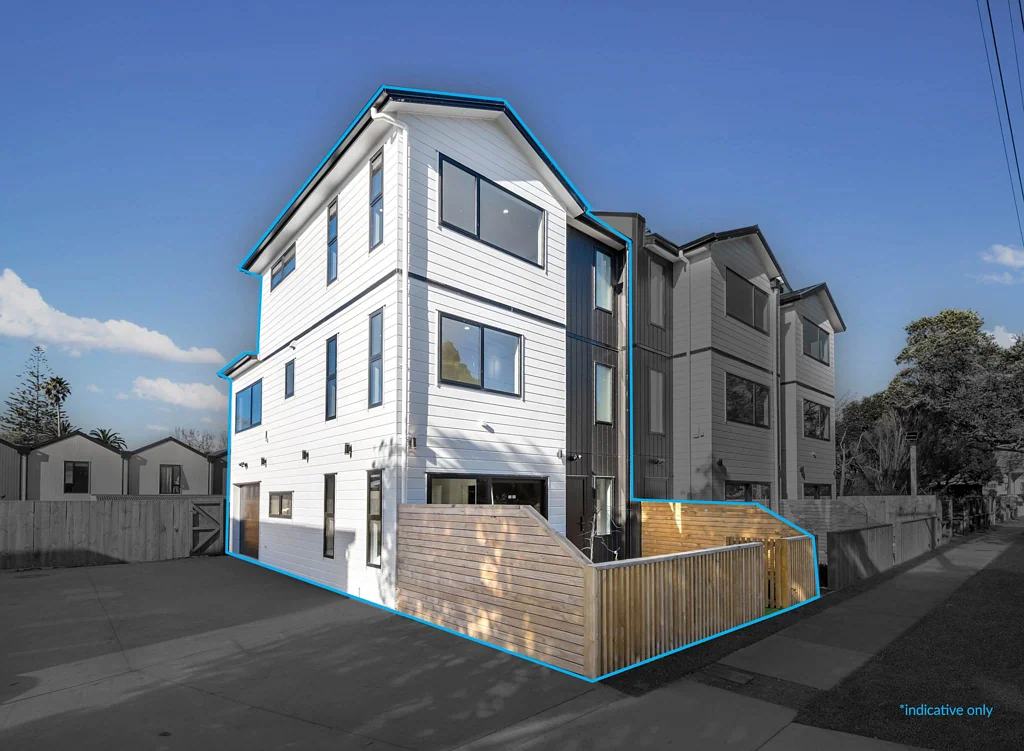 Te Atatu Peninsula 4房  Premium Corner Home - 4 Bed + 2 Ensuites + Garage