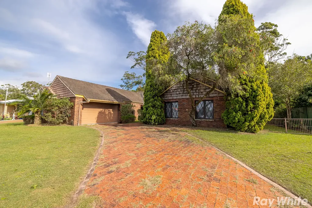 Tuncurry 3部屋 Privacy, Potential & Position on 906sqm in Tuncurry