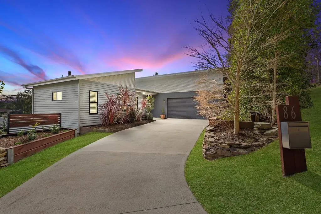 Long Beach 4房  Family Living with Mountain Views
