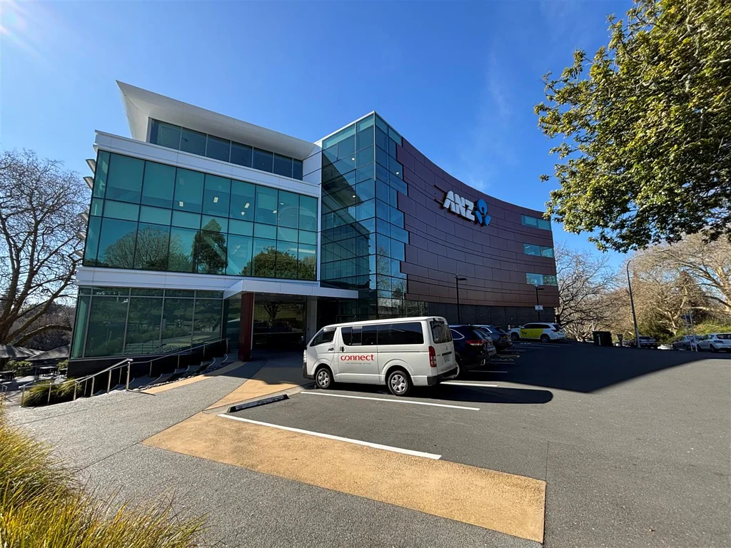 Hamilton Central Premium River-view Office