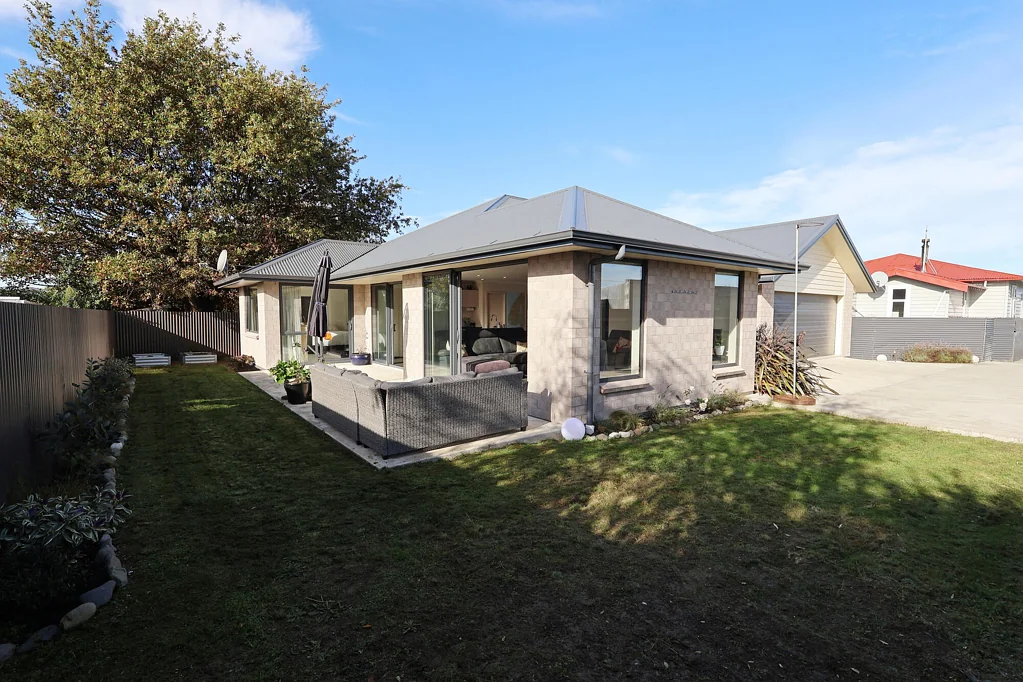 Winton 3房  Modern Living with Space, Style & Sun!