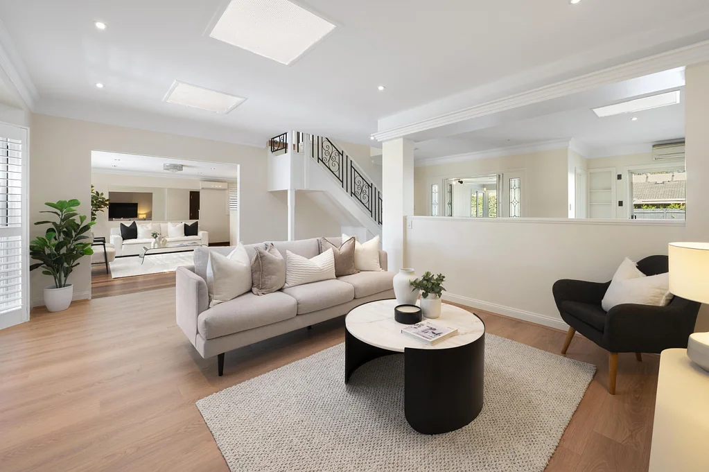 North Epping 5房 宽敞多套间 北Epping黄金地 765㎡阔地 18.5米临街宽 学区房 公交近 娱乐泳池套房 Versatile Family Home With Opportunity For Self Contained Living