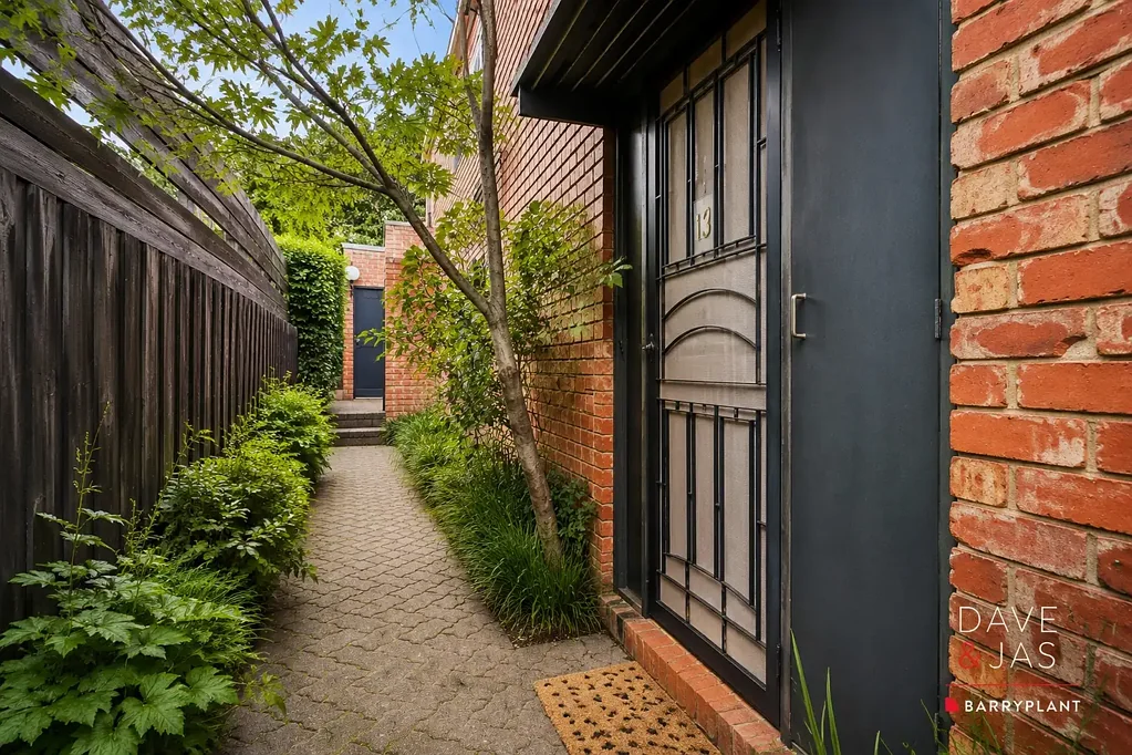 Richmond 2ห้องนอน Courtyard Living In The Heart Of Richmond Hill.
