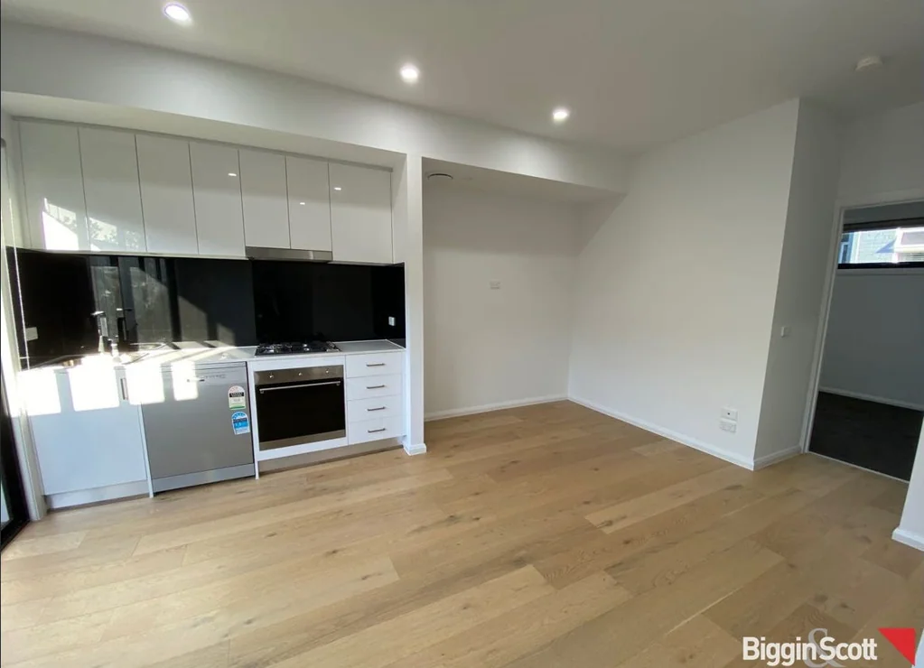 Stunning 2-Bedroom Townhouse in St Kilda