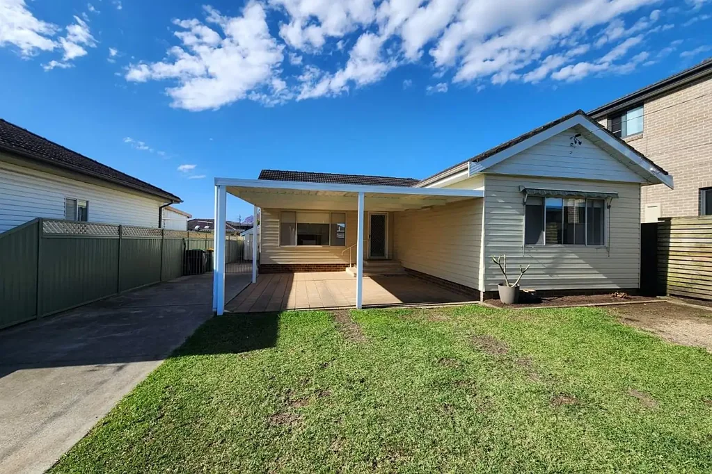 Spacious Two Bedroom Home In Quiet Location