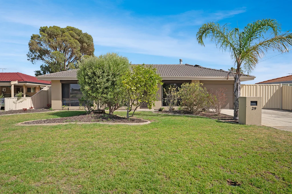 29 Carnegie Loop, Cooloongup, WA 6168