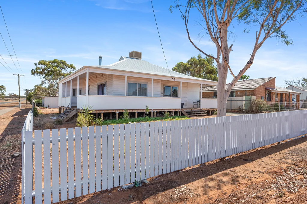 Coolgardie 3chambre The Perfect Invest or Nest!!