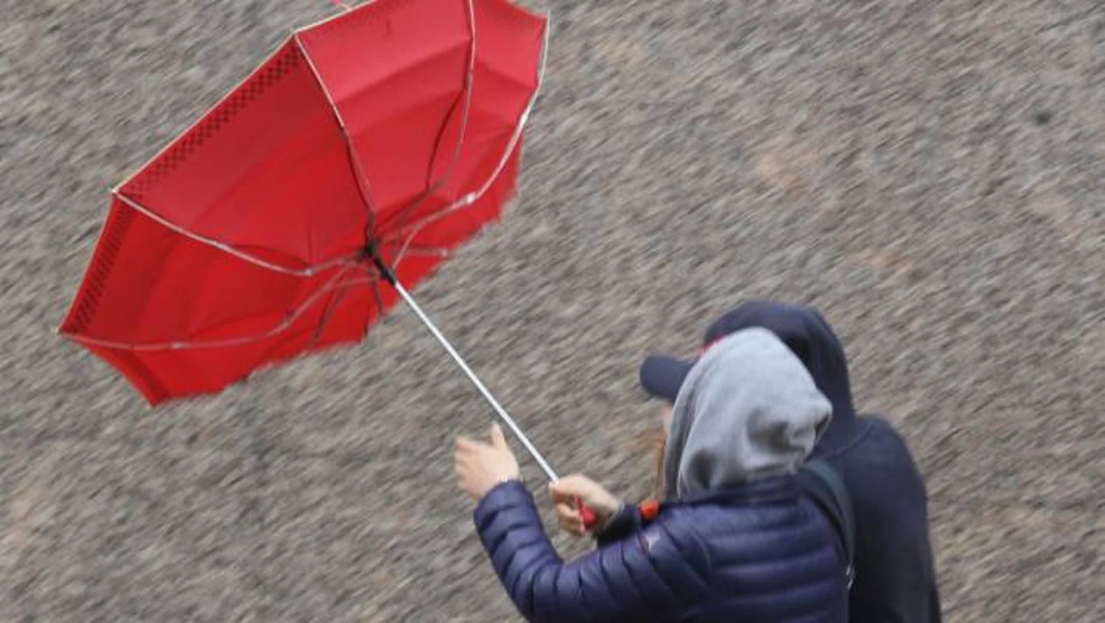 颤抖吧…冬季风暴来袭，雨雪交加，妖风席卷新西兰