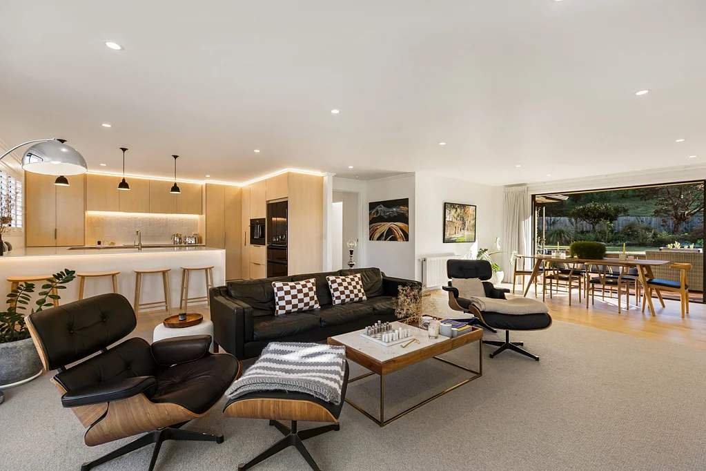 Lake Hayes Estate 3房  Freshly Renovated Family Living on 1,131m2 (+/-)