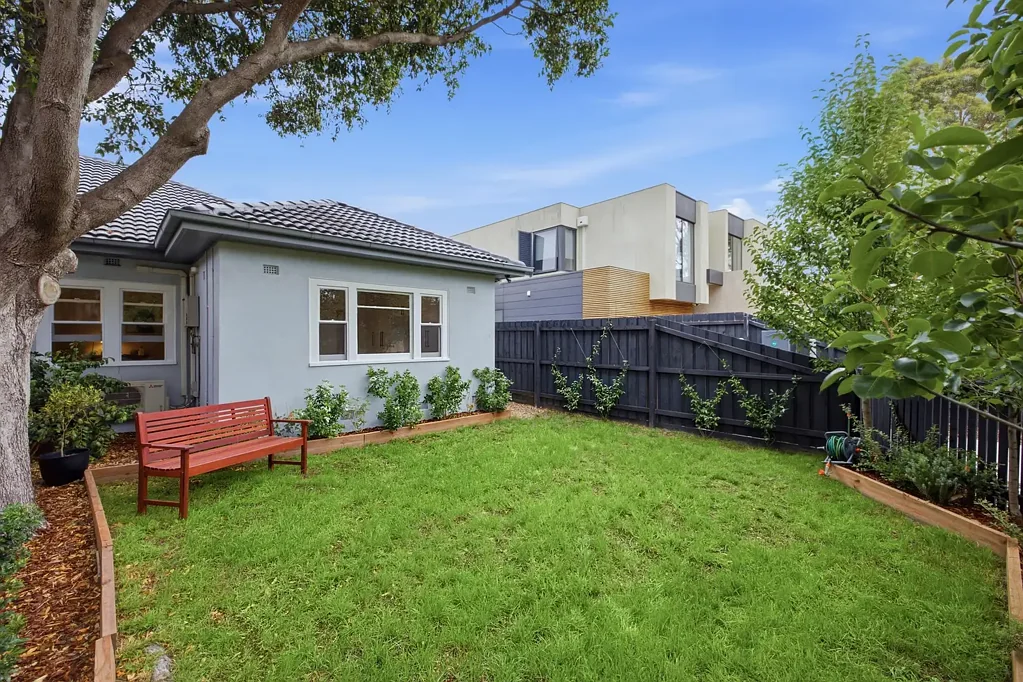 2/18 Eighth Street, Parkdale, VIC 3195