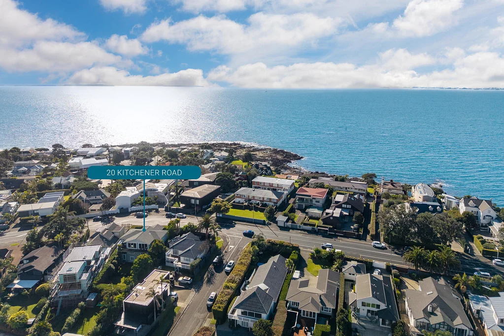 Takapuna 4 Bedroom Golden Mile Hamptons Elegance | Lake Views