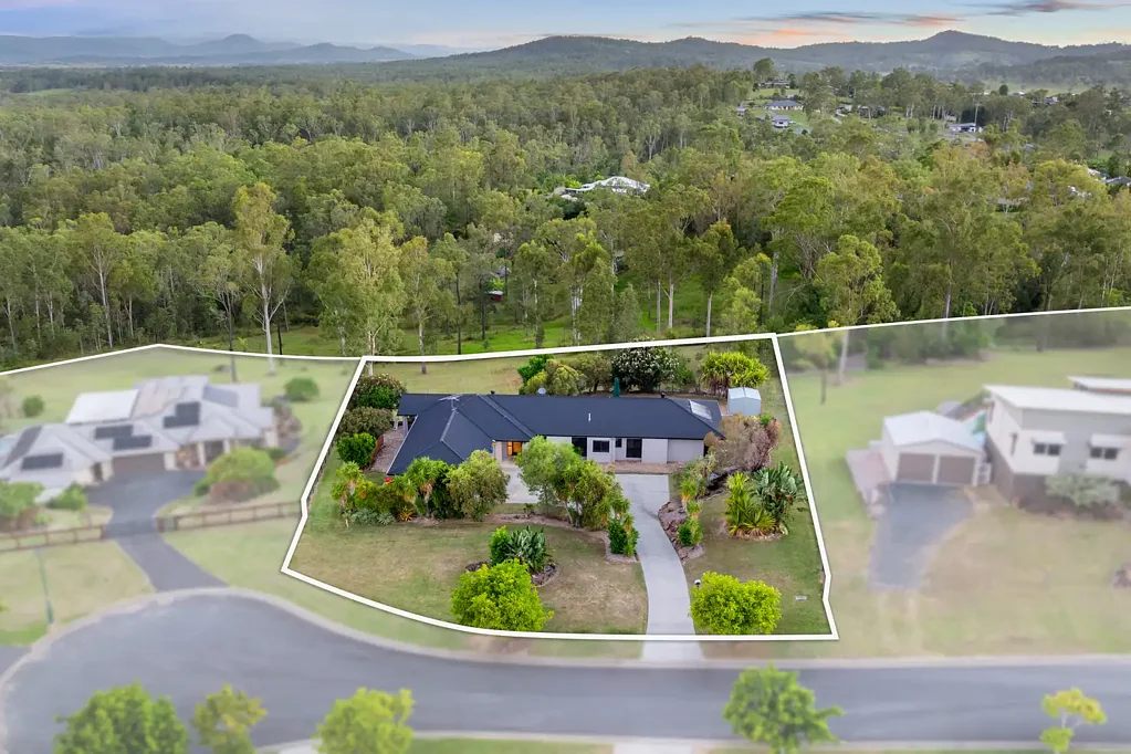 Mundoolun 5 Bedroom Spacious Family Home-with Scenic Mountain Views.