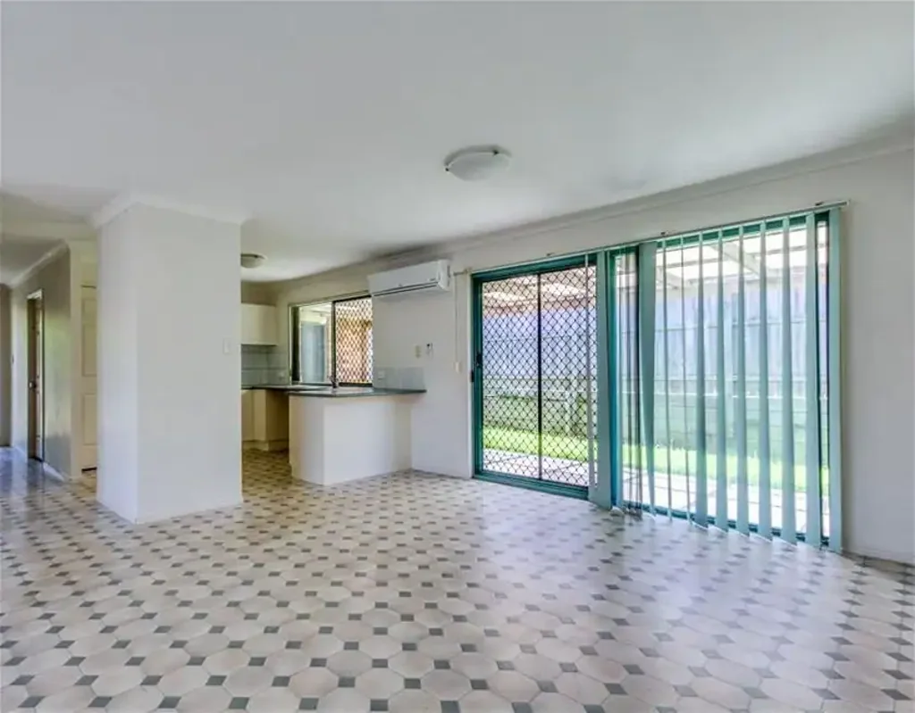 VERY COMFORTABLE HOME CLOSE TO BUS & TRAIN STATION