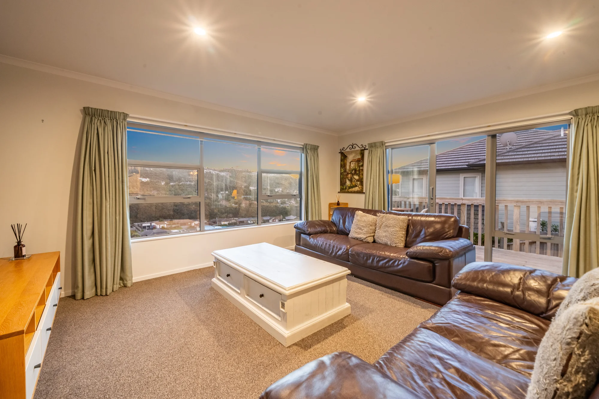 6 Bluejacket Place, Whitby, Porirua City, Wellington, 4 chambres, 2 salles de bain, House
