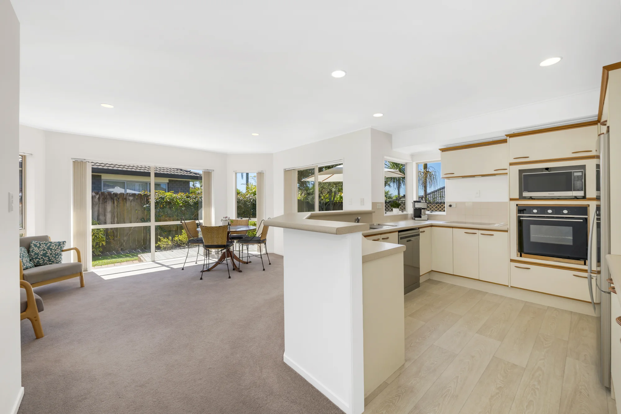 2/248 Botany Road, Botany Downs, photo 8