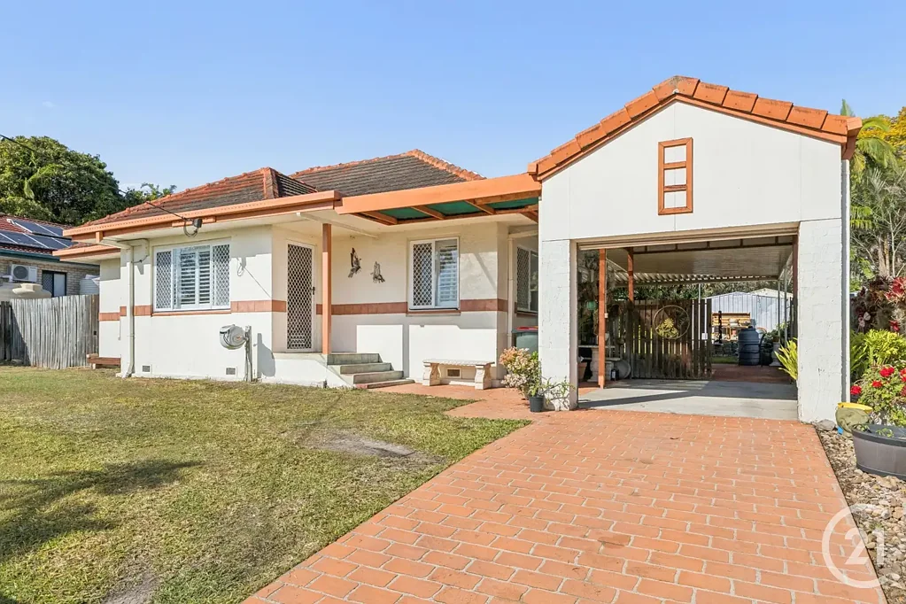 Inala 3 Bedroom First Time to Market in 25 Years - 739SQM BLOCK