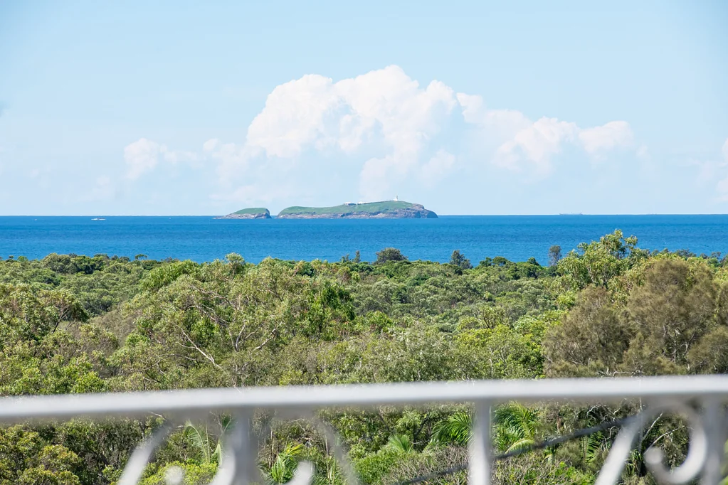 6 Dawn Drive, Moonee Beach, NSW 2450