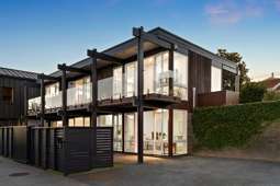 2 Amante Crescent, Mairangi Bay