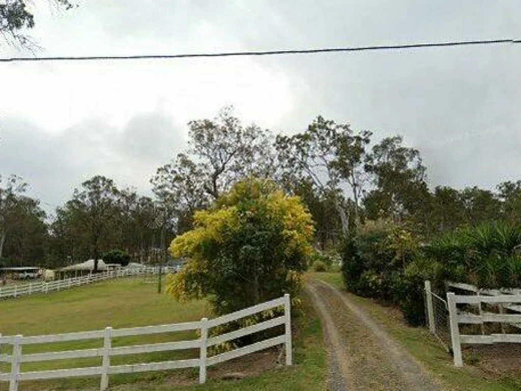 SMALL ACREAGE IN REGENCY DOWNS