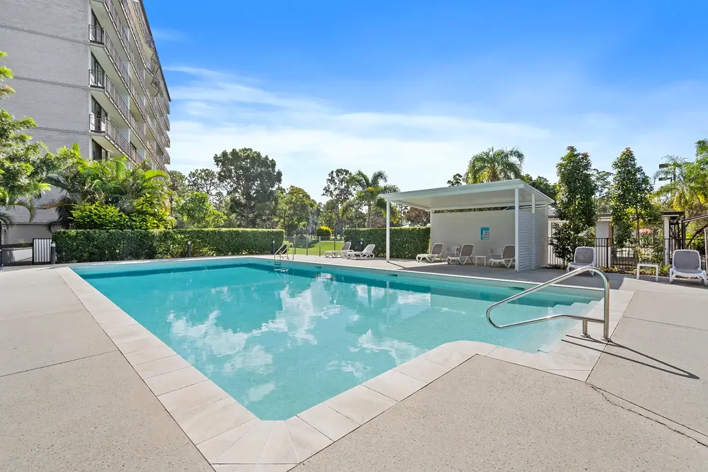 Clear Island Waters 2Zimmer TURN KEY APARTMENT ON THE GOLF COURSE, MODERN, LOW-MAINTENANCE LIVING!