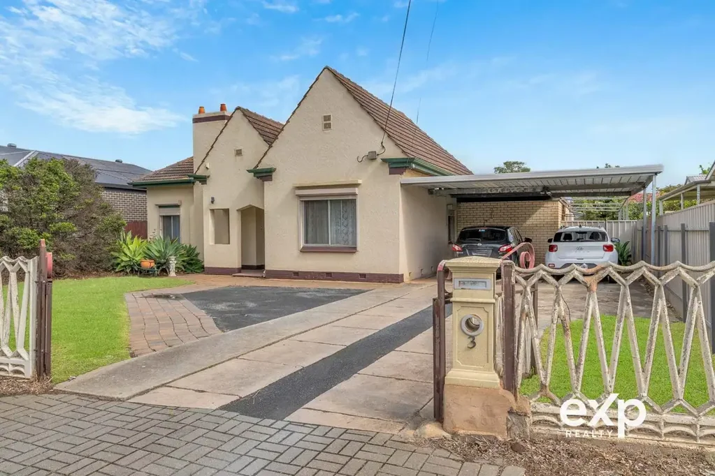 Manningham 4ਬੈੱਡਰੂਮ Spacious Family Home with 18.4m Frontage & Commercial Potential (STCC)
