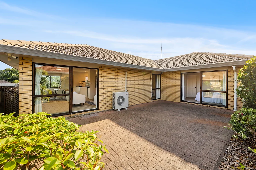 1/17 Penruddocke Road, Half Moon Bay, Manukau City, Auckland