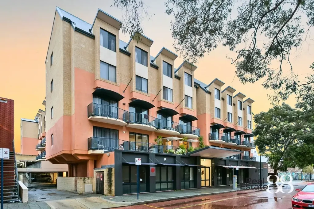East Perth 2 Bedroom Corner Position, Prime Location in Claisebrook Cove