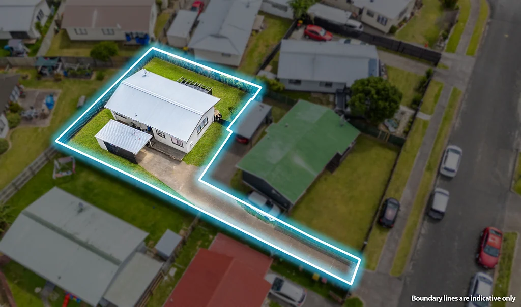 Clendon Park 3房 投资良机！集优越地段、实用布局与增值潜力于一身，毗邻公共交通设施/主要交通路线！ Investment Opportunity -Add Potential