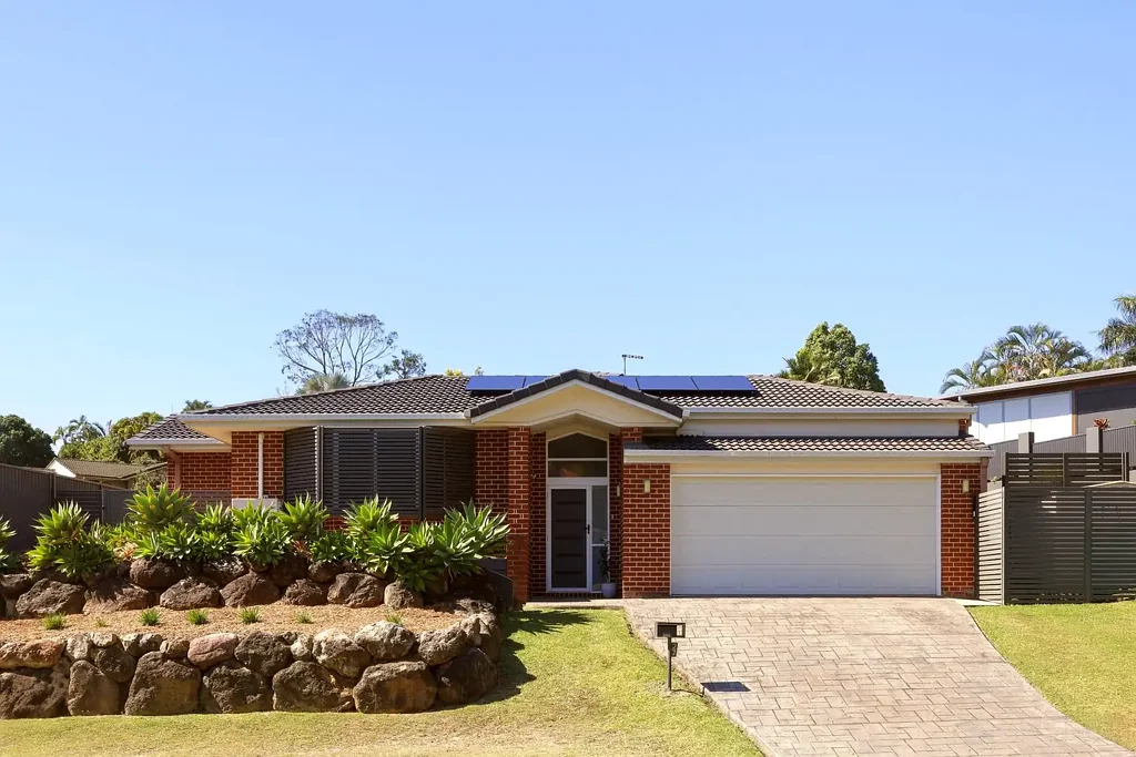 Eatons Hill 4房 如此品质和设计的拎包入住住宅实属罕见——切勿错过！ Turn Key Homes of this Quality & Design are Rare - Don't Miss Out!