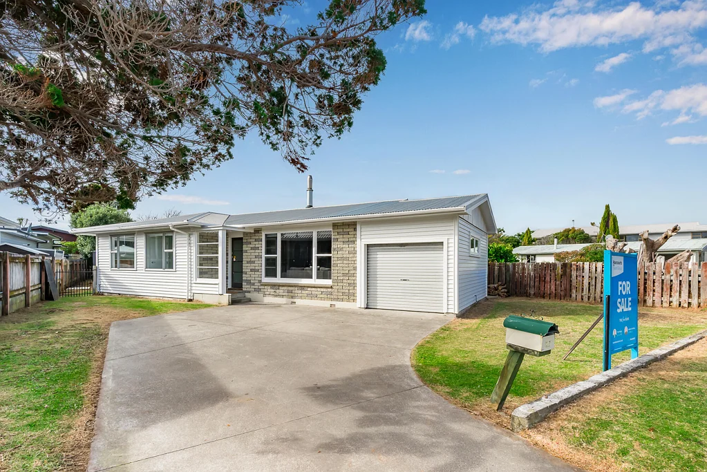 Paraparaumu Beach 3 Bedroom A Winner on Winton!