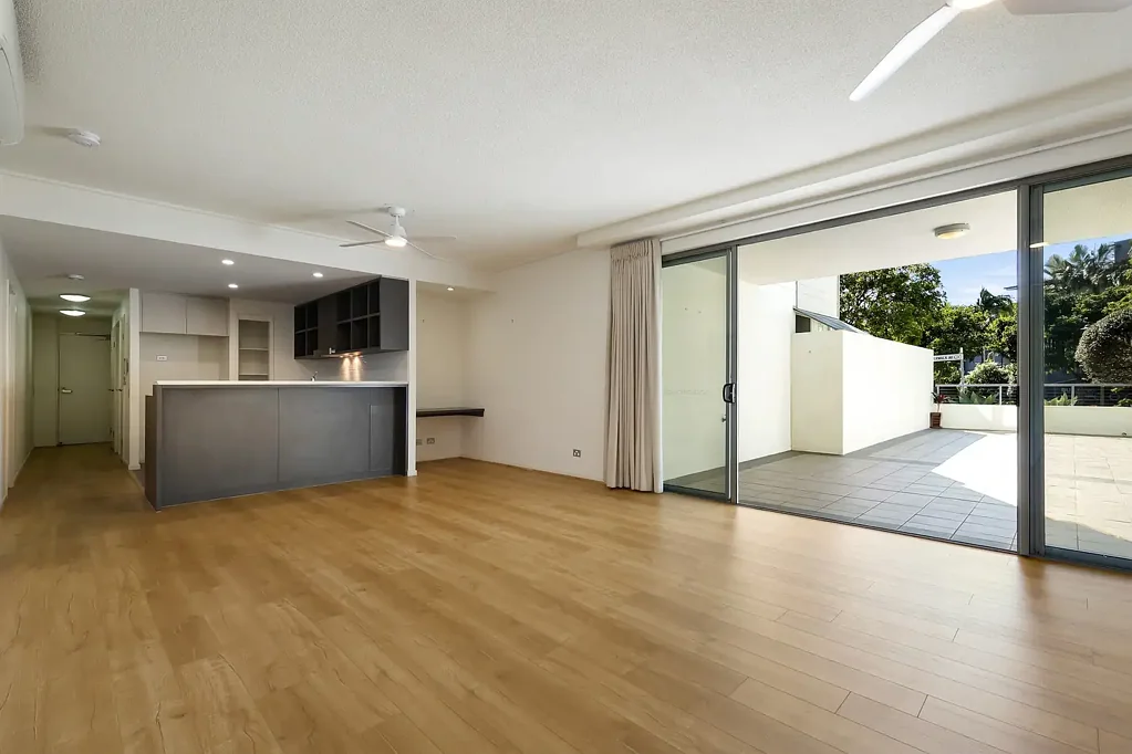 Robina 2 Bedroom Private, Spacious & Perfectly Positioned in Beautiful Robina