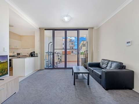 Kogarah 1 Bedroom Spacious One Bedroom Apartment in Prime Kogarah Location