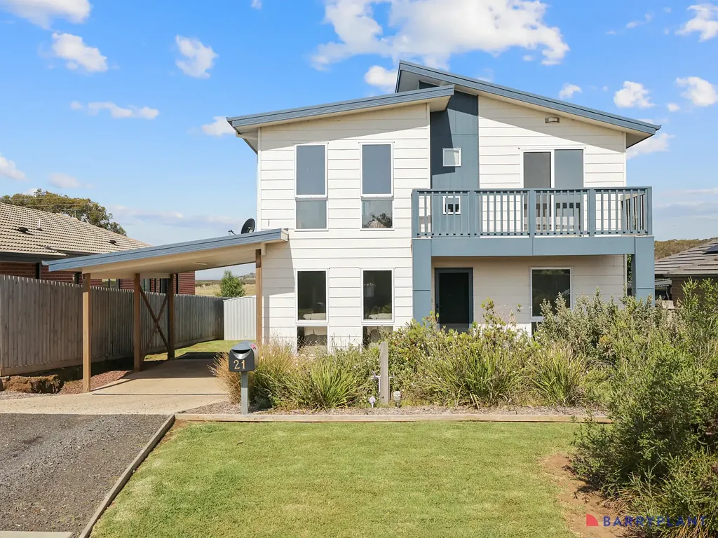 Cowes 4 Bedroom Investment Opportunity in Idyllic Phillip Island