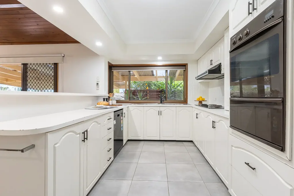394 Halehaven Crescent, Lavington, NSW 2641