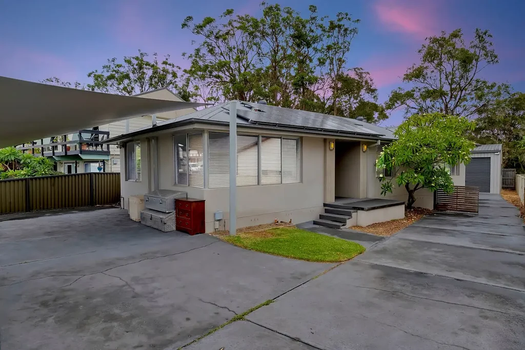 Open Plan Family Home - Including Water