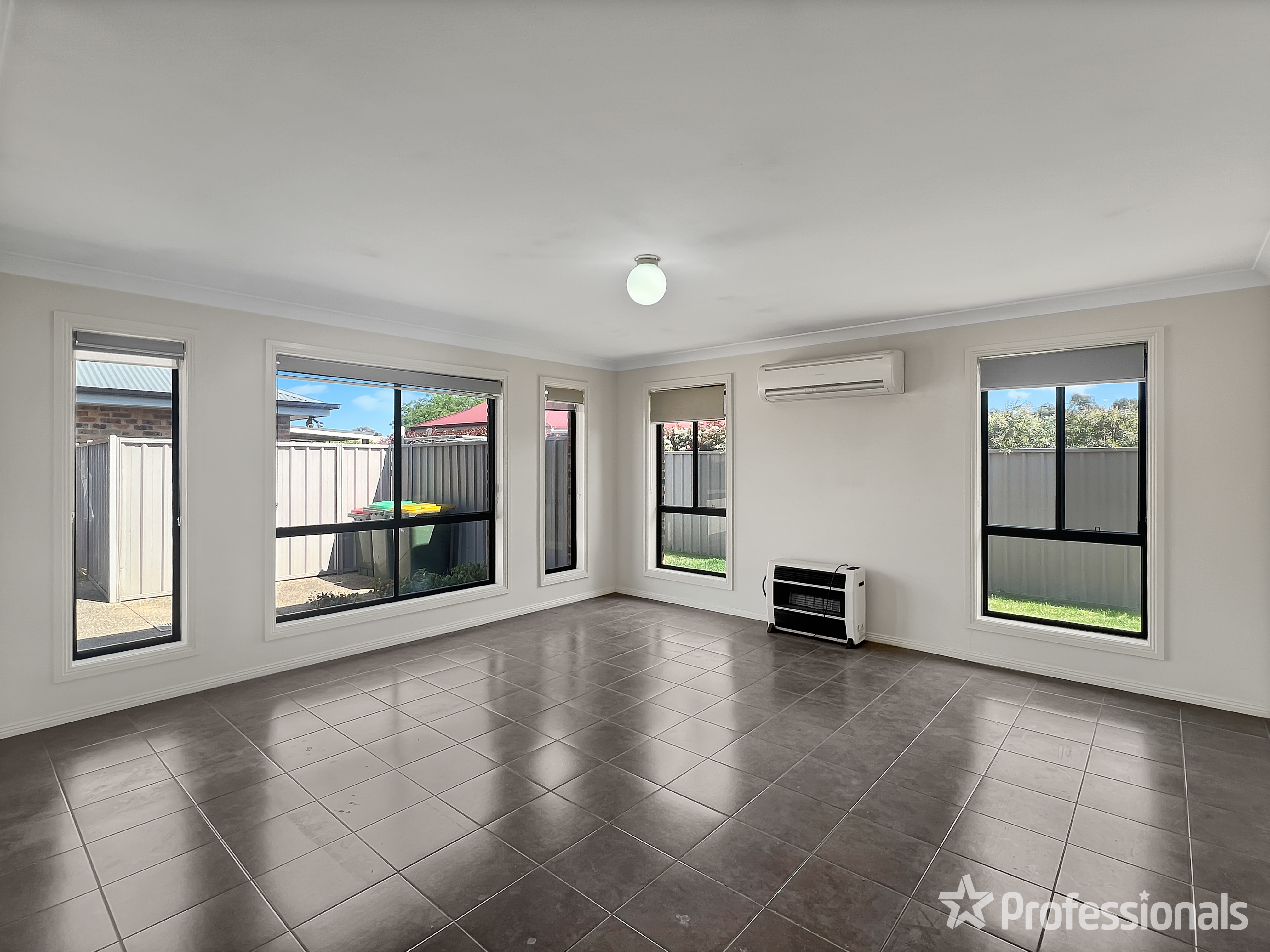 UNIT 3 6 YOOGALI ST, GLENFIELD PARK NSW 2650, 0房, 0浴, Unit