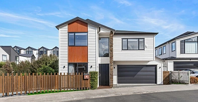 Hobsonville 5 Bedroom Luxury standalone – bush views plus studio!